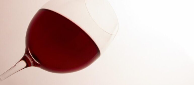 Schluss mit Rotwein-Panik: So verschwindet jeder Fleck